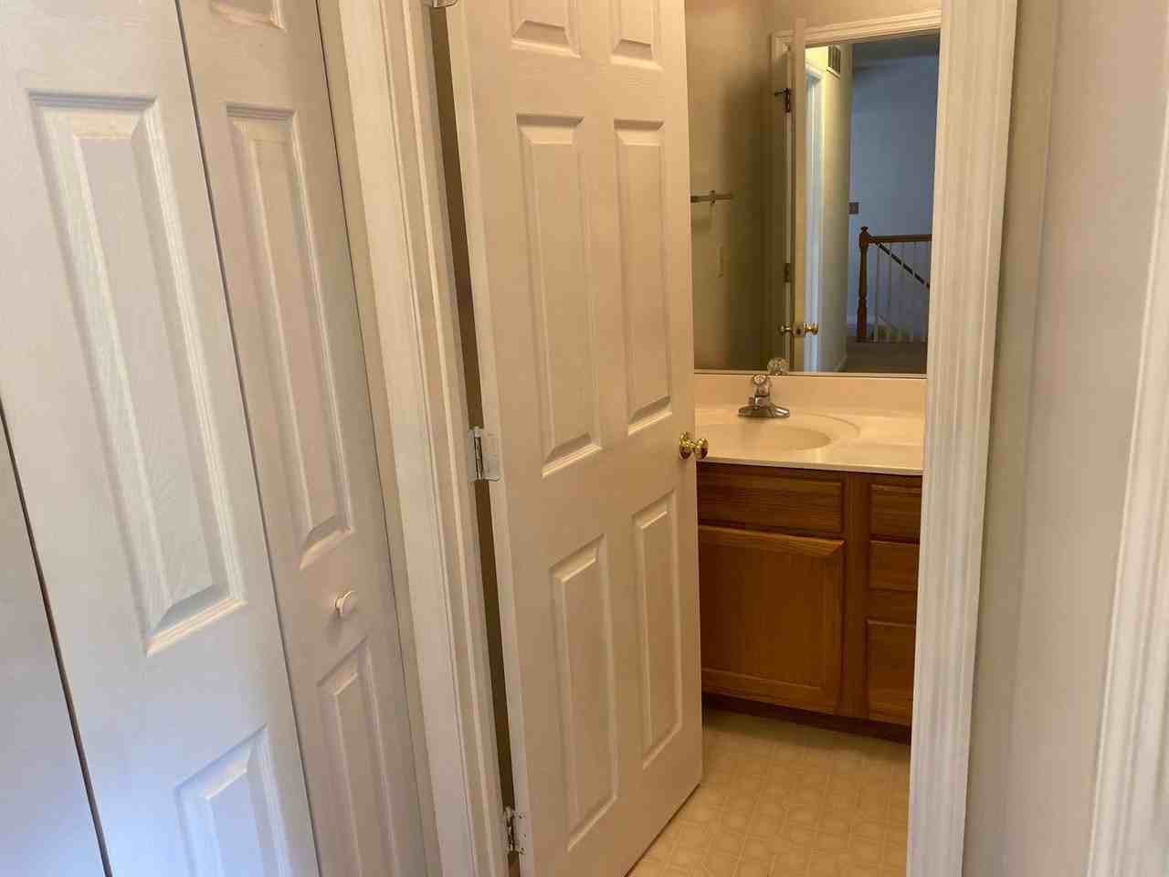 417 Oldham Ave - Photo 6 of 17