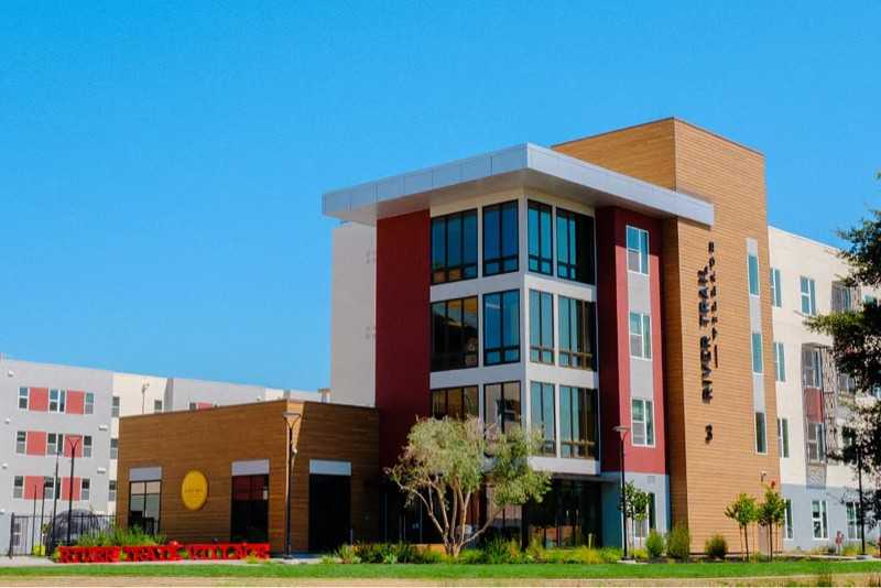 100 Magnolia Dr - Photo 3 of 5