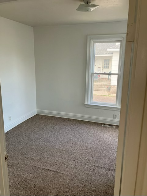 865 W 5th St - Photo 3 of 8