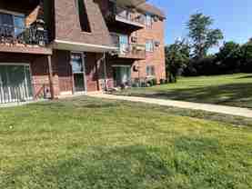 10S511 Echo Ln #12 - Photo 1 of 1