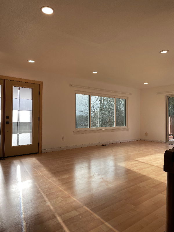 129 126th St E - Photo 3 of 20