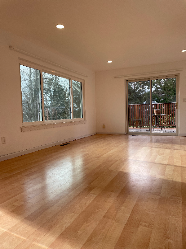 129 126th St E - Photo 4 of 20