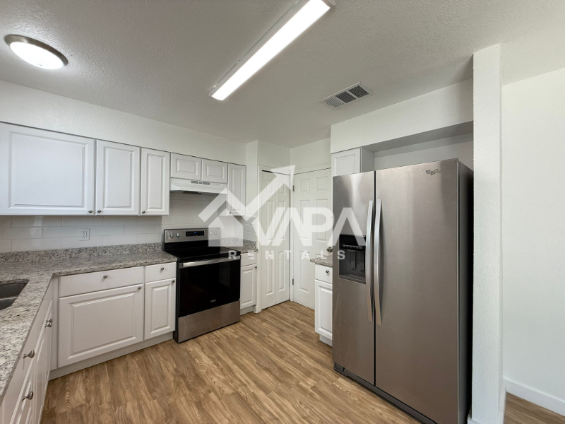 7318 Glen Trl - Photo 3 of 12