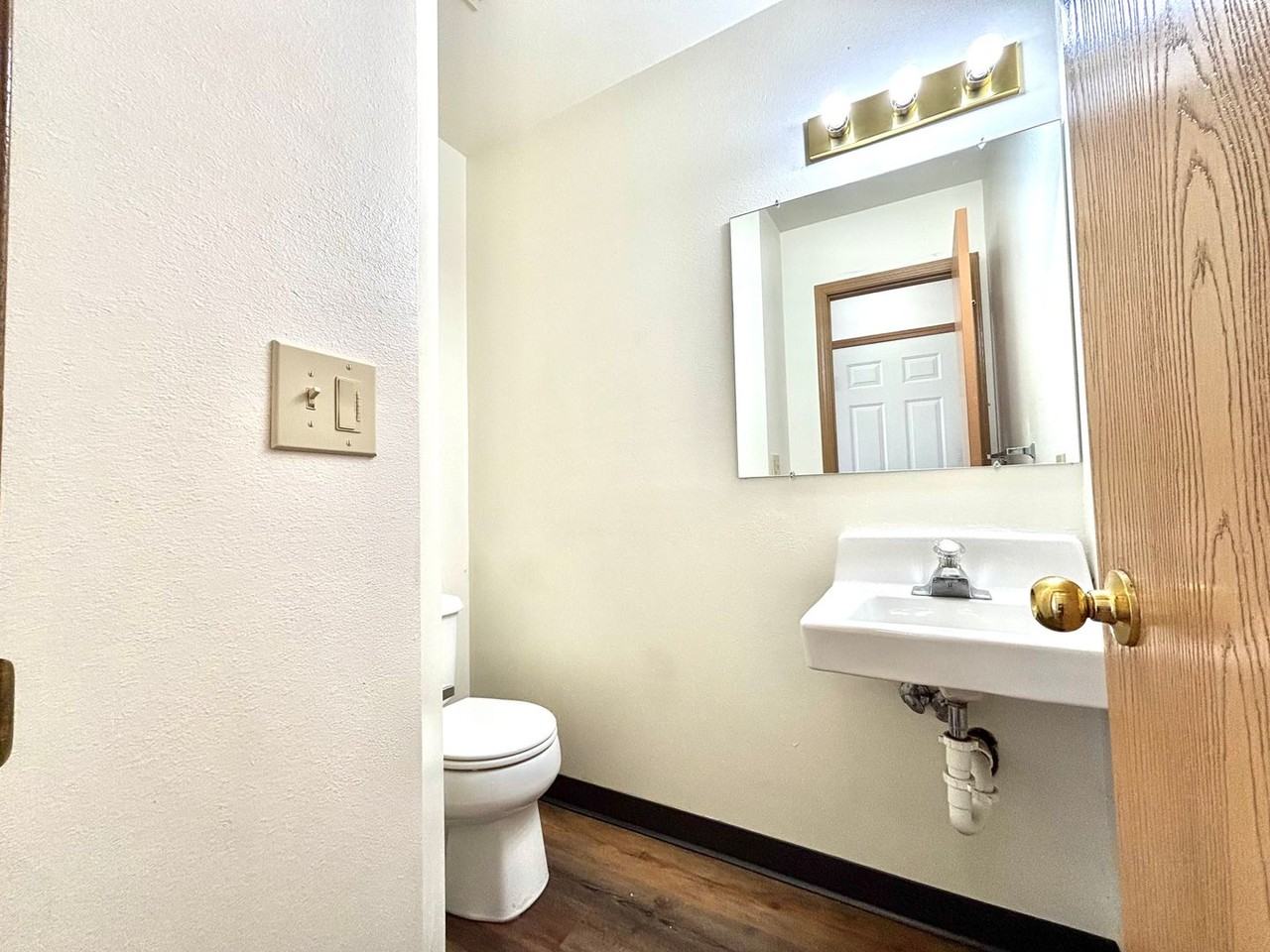 1747 W Kagy Blvd - Photo 2 of 13
