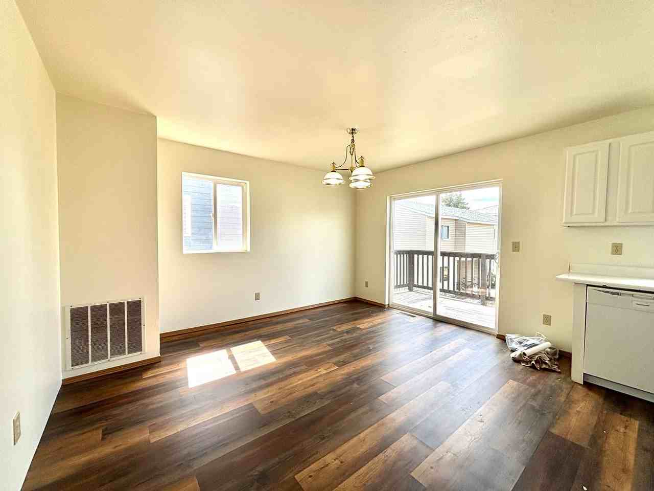 1747 W Kagy Blvd - Photo 3 of 13