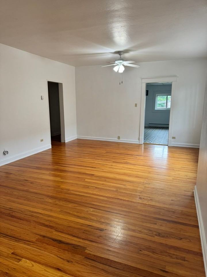 3119 Thomes Ave - Photo 3 of 9