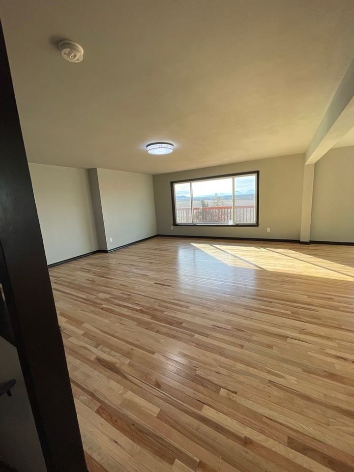 658 Ne Bean Dr - Photo 3 of 19