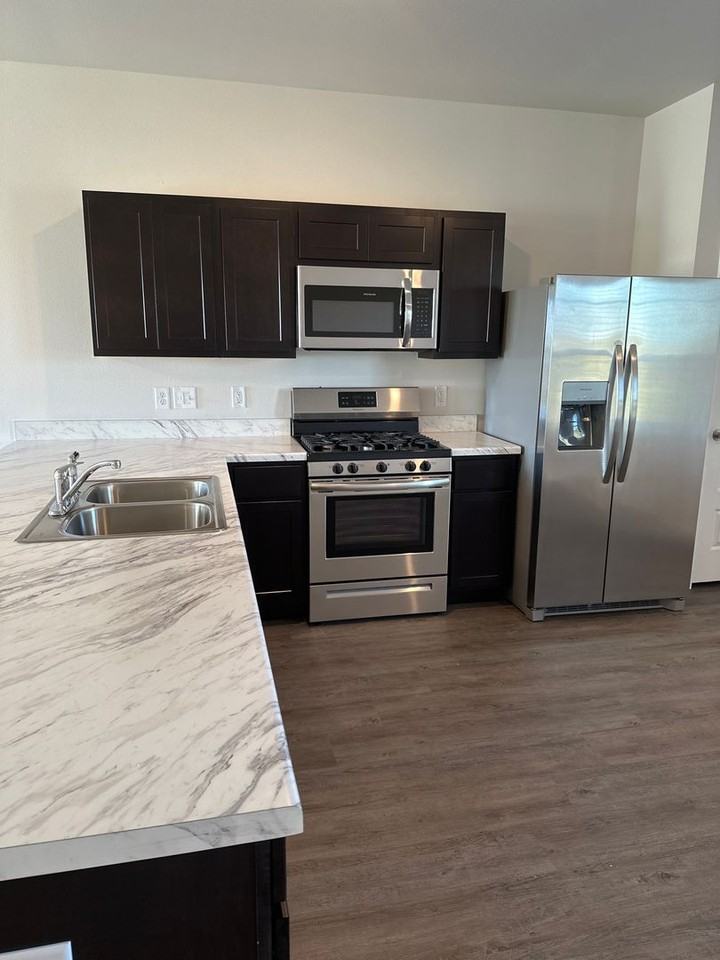 16228 South 83rd East Avenue - Photo 6 of 14