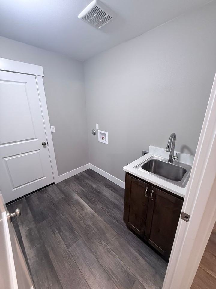 272 Se Ivy St - Photo 2 of 15