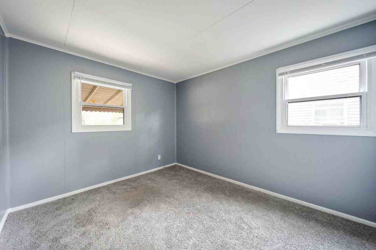 915 Elizabeth Ave - Photo 6 of 22