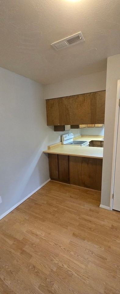 111 E 600 S - Photo 2 of 16