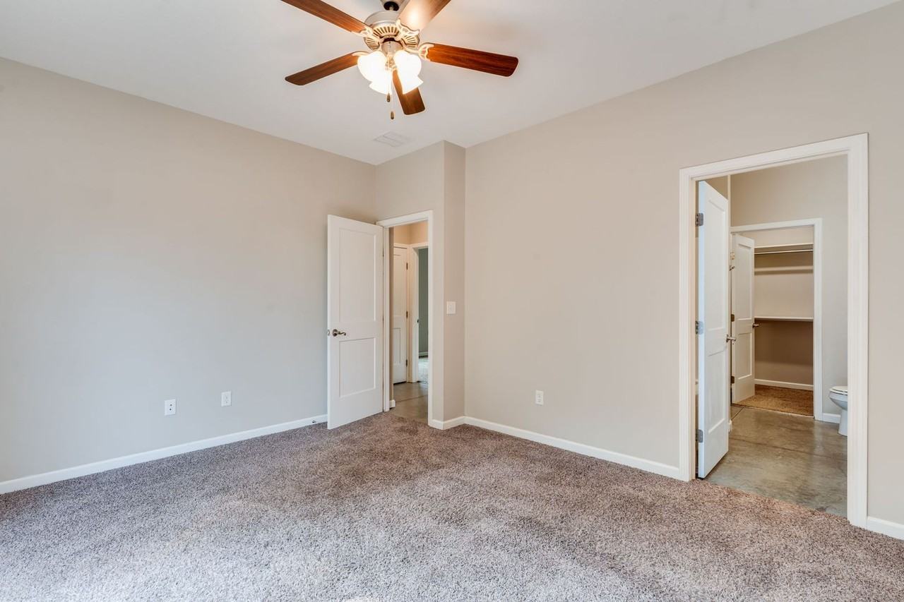 264 N Florence St - Photo 7 of 16