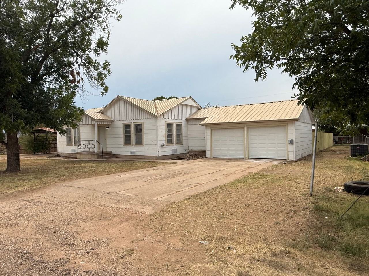 1031 Mobil Rd - Photo 2 of 16