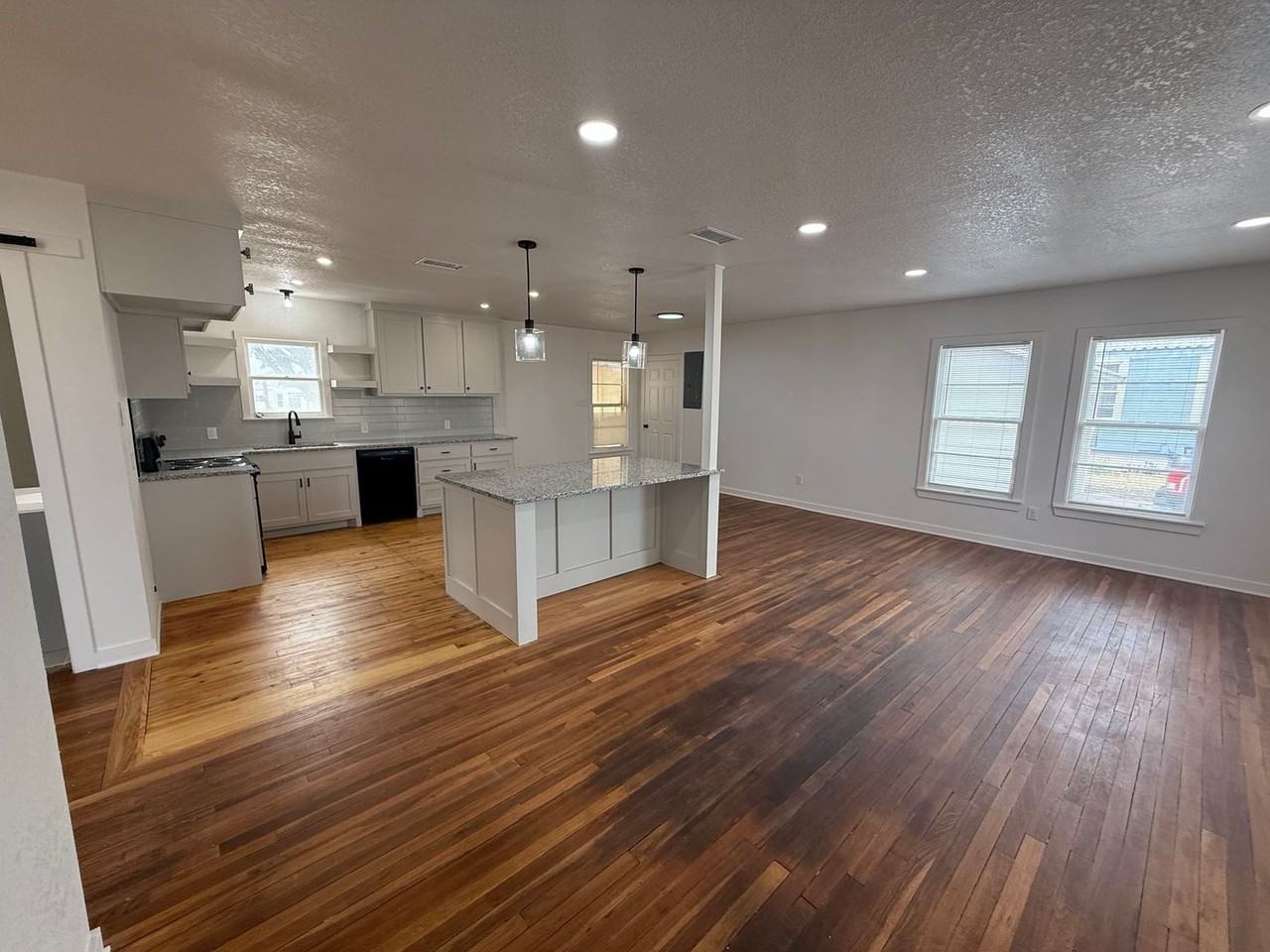 1031 Mobil Rd - Photo 3 of 16