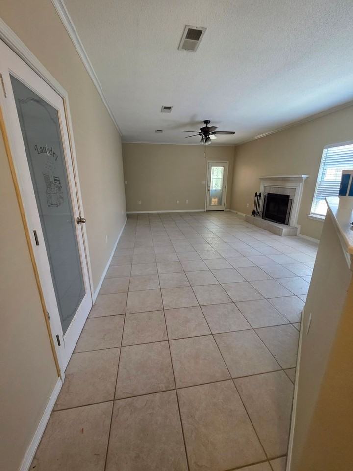 5910 Drexel Rd - Photo 2 of 37