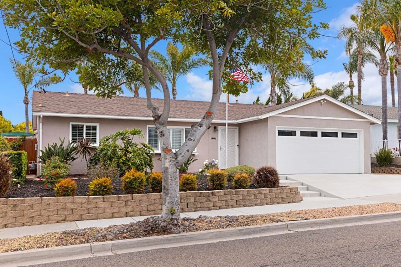 3127 Thunder Drive - Photo 2 of 26