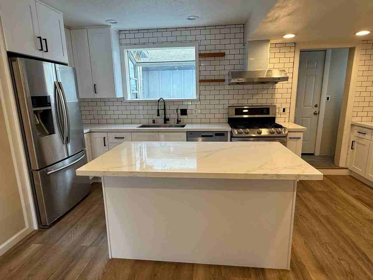 410 Leland Ave - Photo 2 of 10