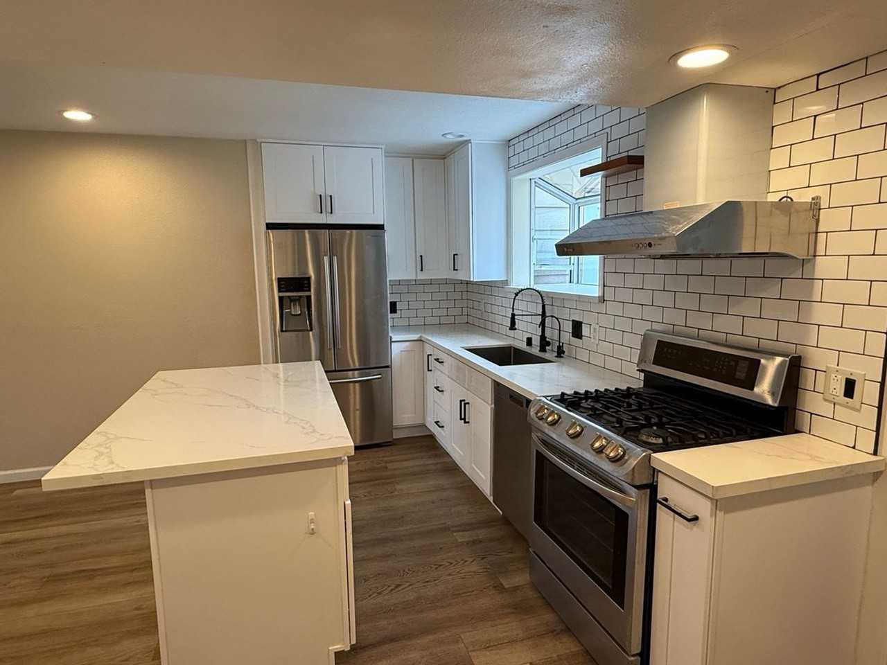 410 Leland Ave - Photo 3 of 10