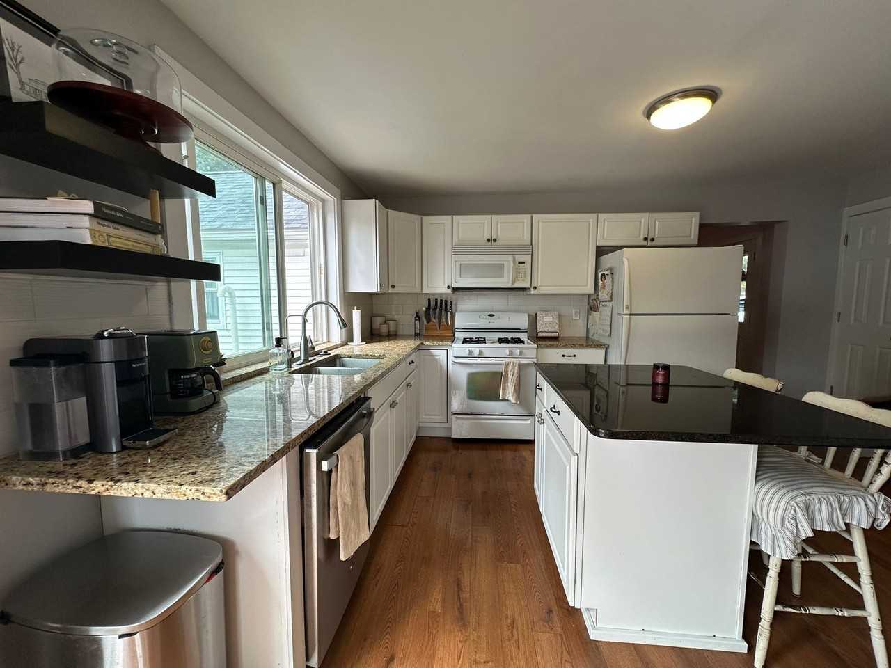 69 S Lincoln St - Photo 5 of 38
