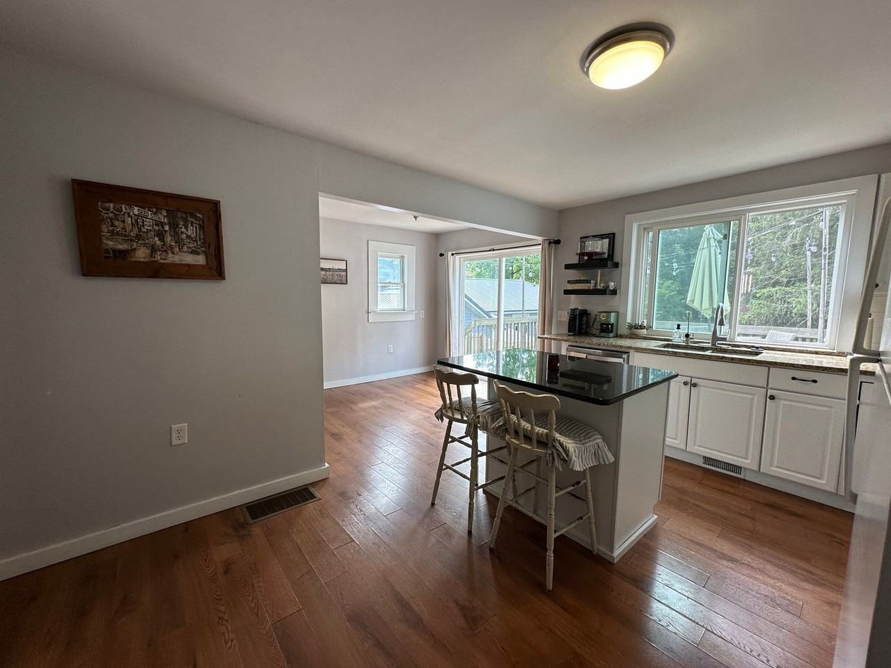 69 S Lincoln St - Photo 7 of 38