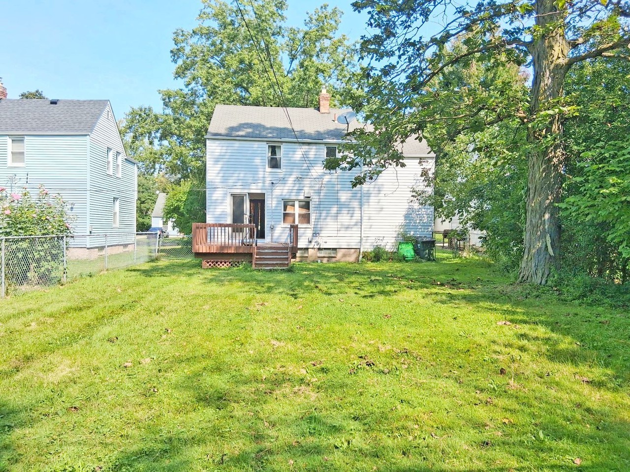 19604 Shakerwood Rd - Photo 3 of 24