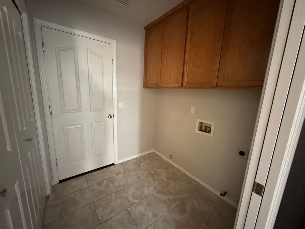1473 Mercer Ct - Photo 3 of 16