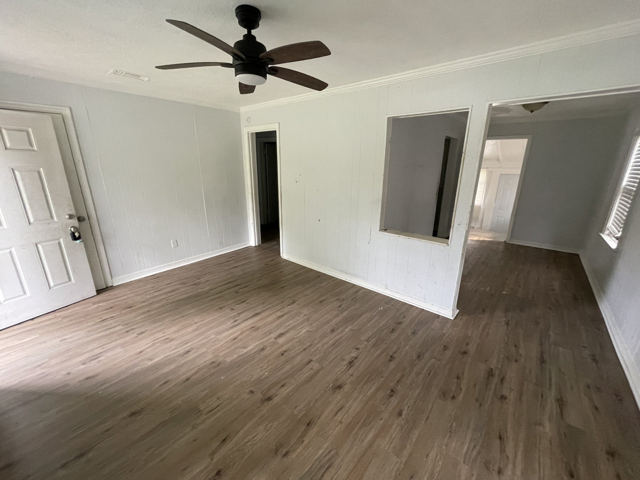 1019 Combs St - Photo 2 of 9