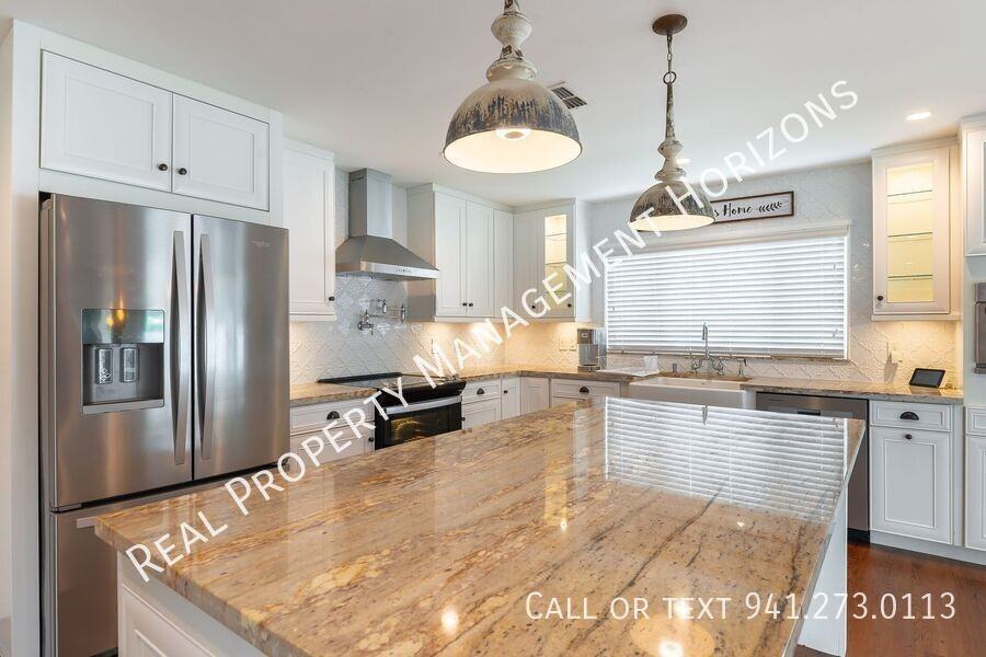 2224 Tinker St - Photo 2 of 21
