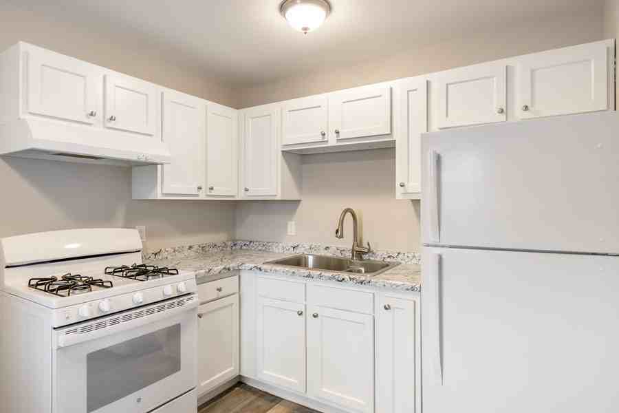 492 East Merrill Avenue #8 - Photo 5 of 14