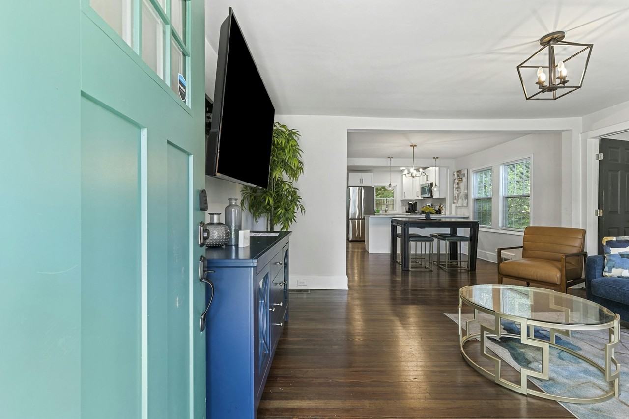 1472 North Avenue Northwest - Photo 3 of 31