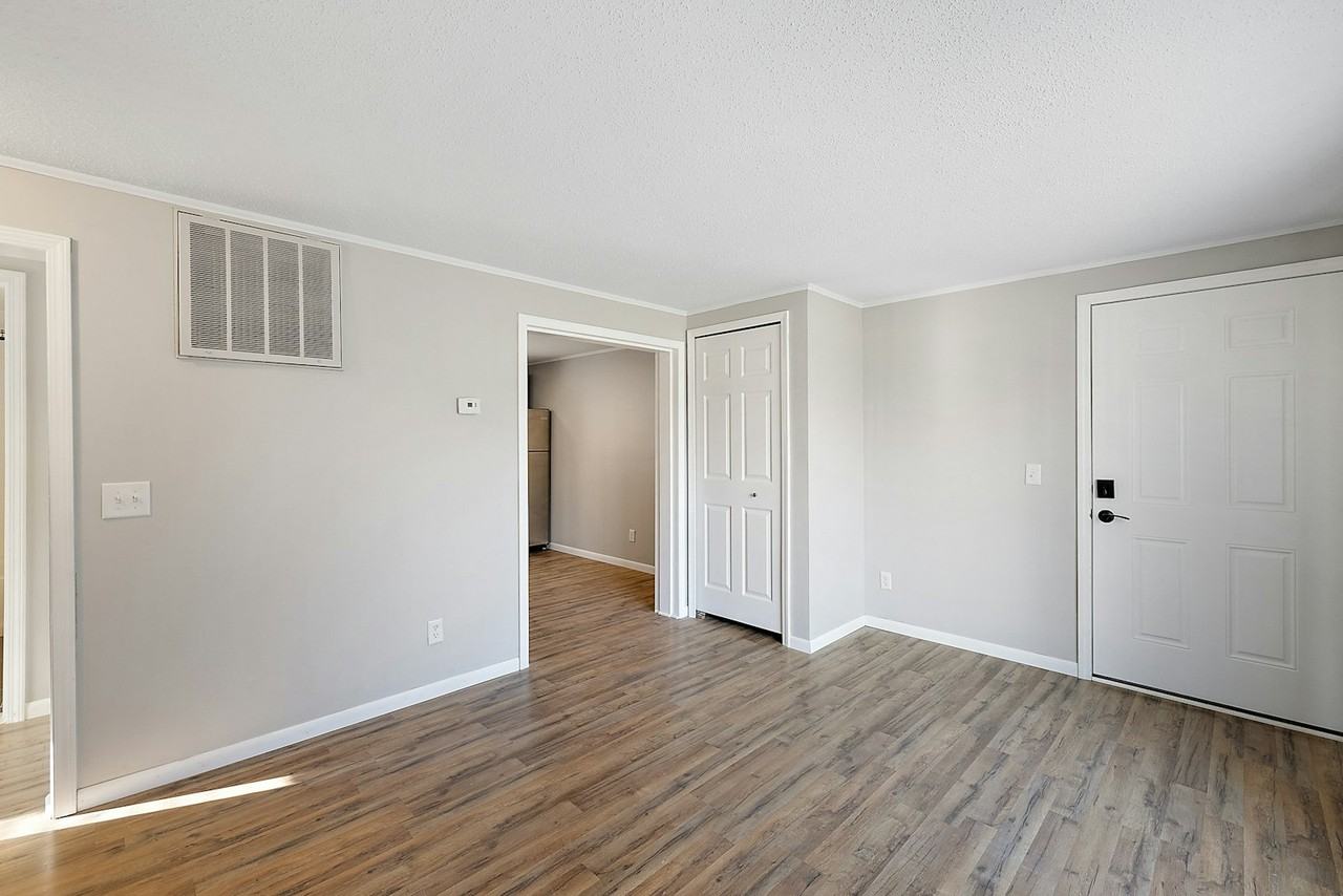 39471 Jefferson Avenue, Unit 2 - Photo 3 of 9