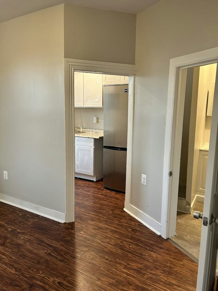 1708 Harlem Ave, Unit 3 - Photo 2 of 11