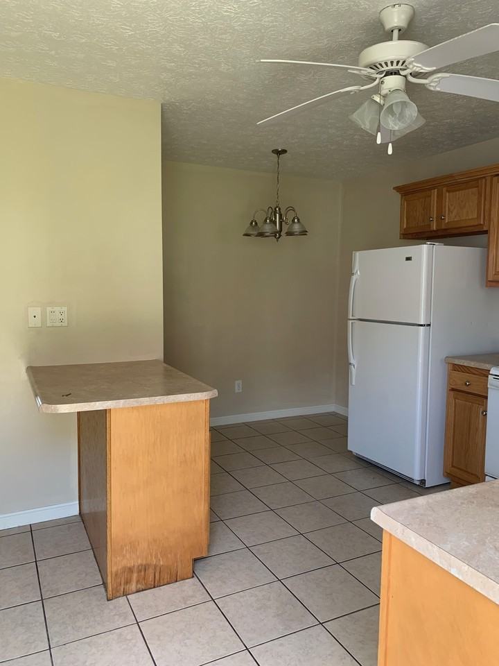 669 Broadway Townhomes - Photo 5 of 10