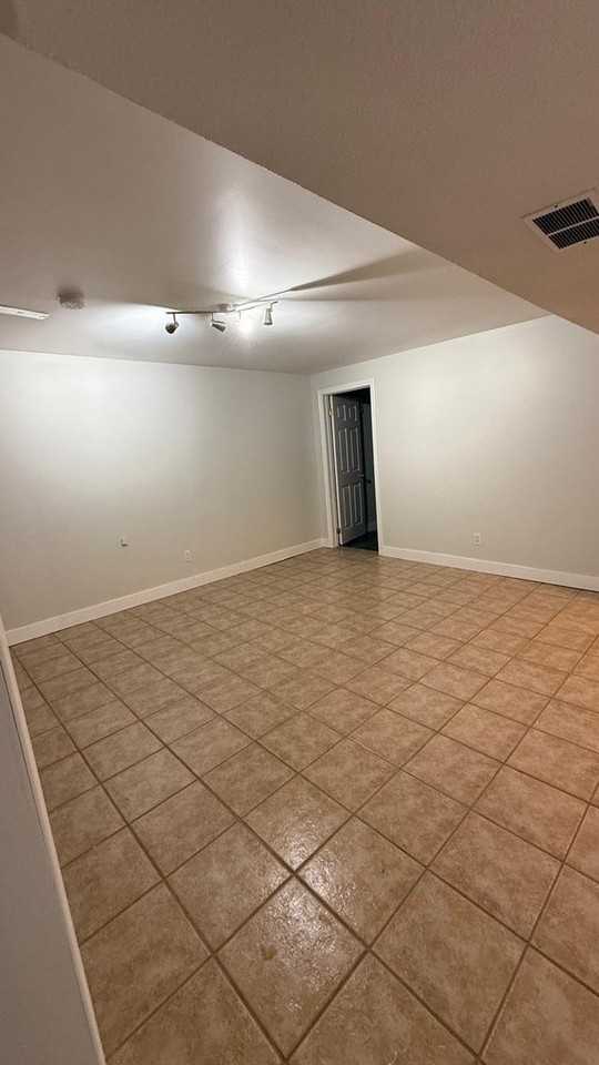 128 Trefusis St - Photo 2 of 11