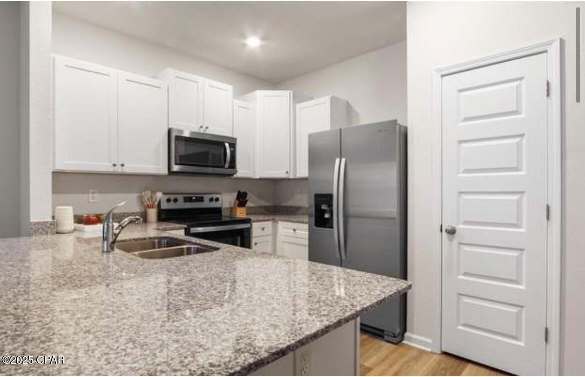 1713 Jakes Dr - Photo 3 of 10