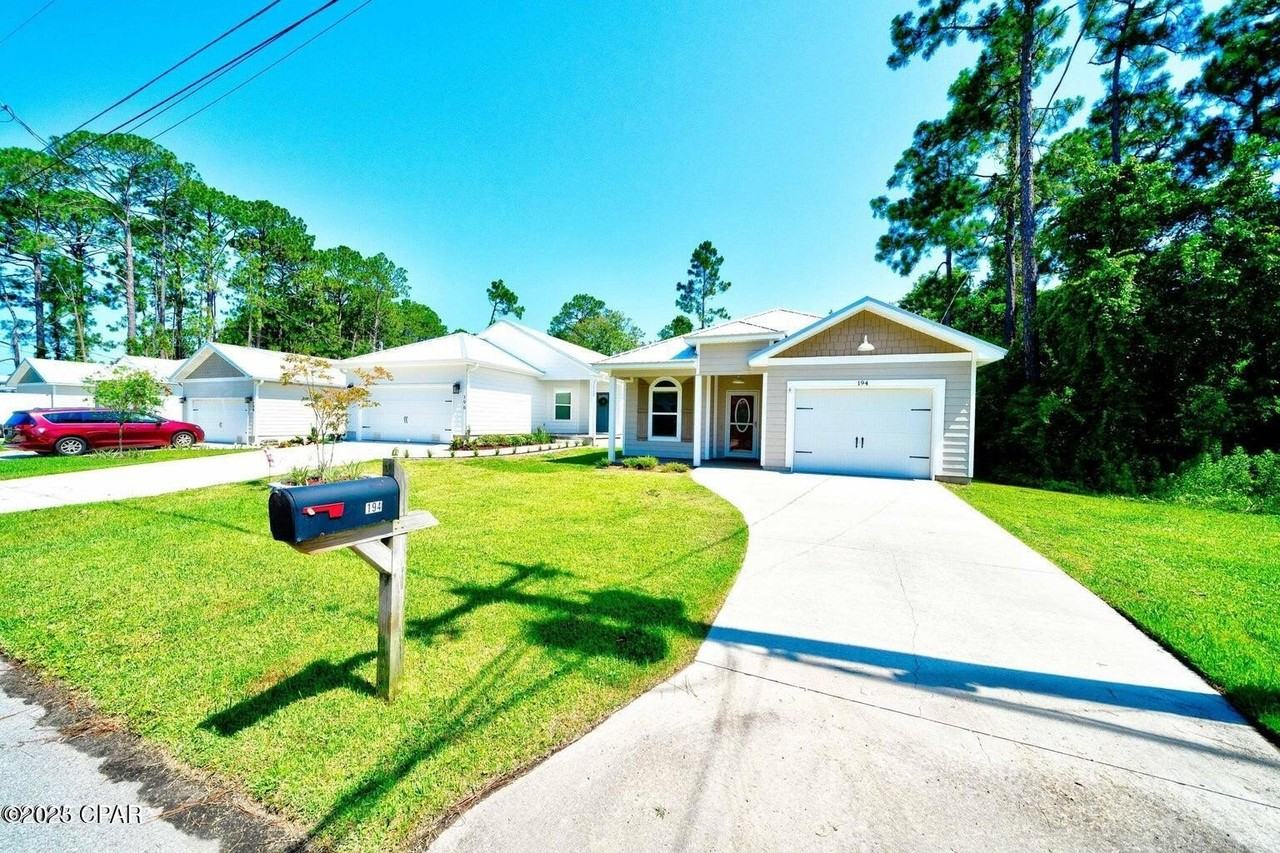 194 Escanaba Ave - Photo 3 of 35