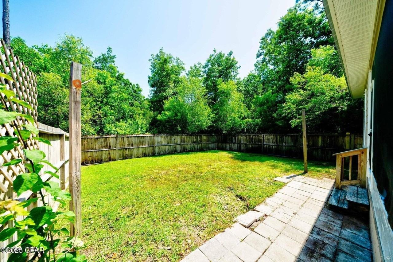 194 Escanaba Ave - Photo 7 of 35