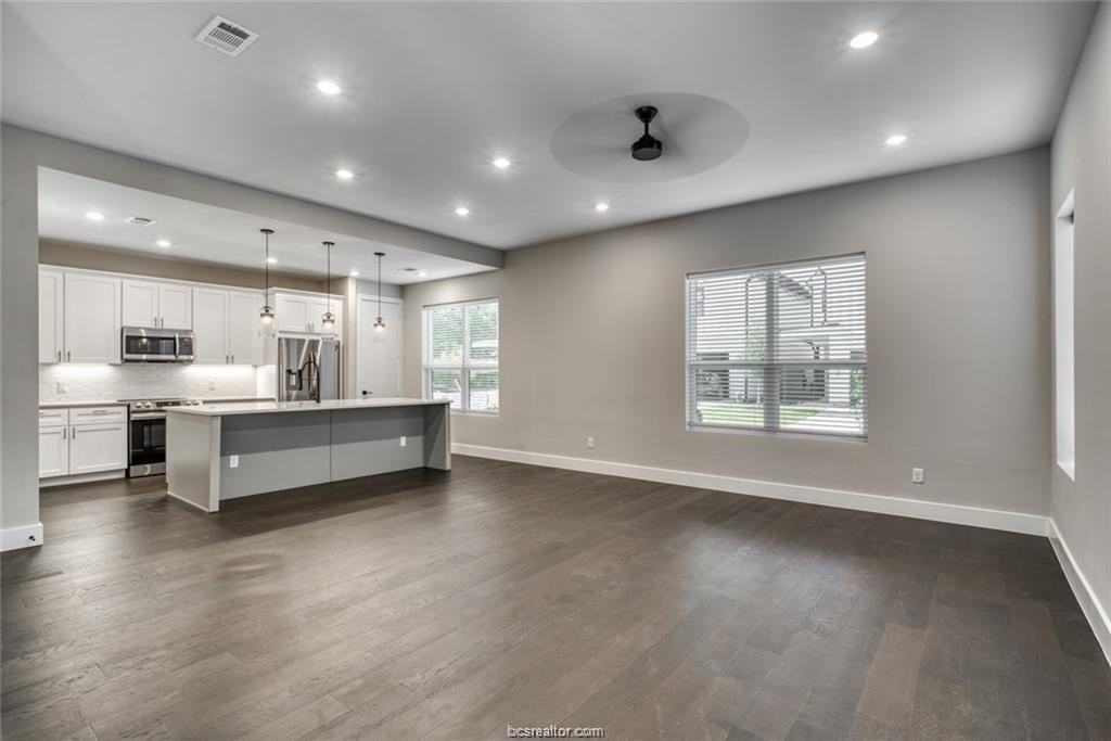 259 Estates Cir - Photo 4 of 19