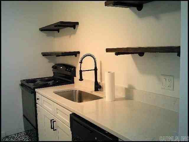 1520 Broadway St Apt B - Photo 5 of 16