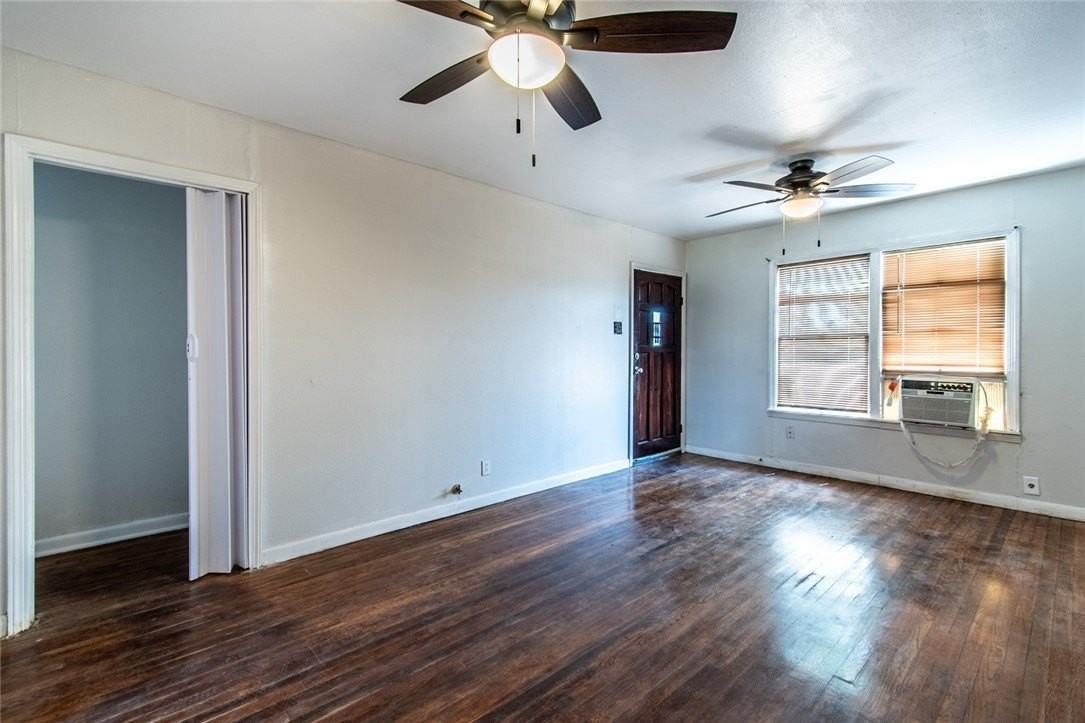 121 West Avenue E - Photo 6 of 25