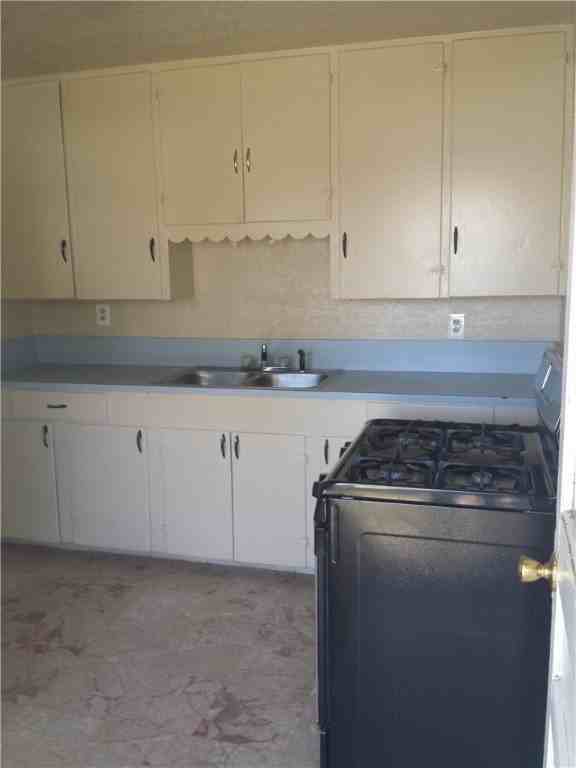 219 Tutt Avenue - Photo 2 of 10