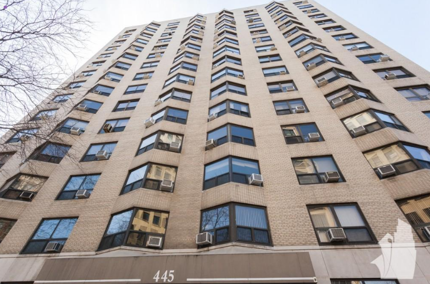 445 West Wellington Avenue