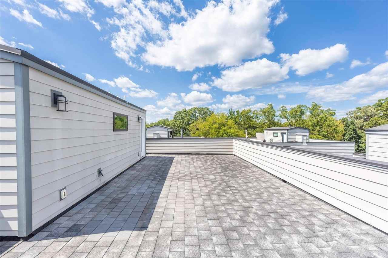 1008 Westbrook Dr Unit B #B - Photo 3 of 46