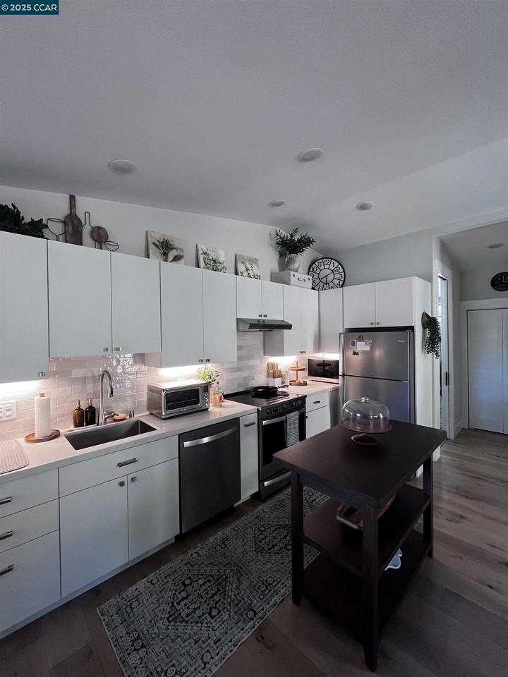 405 undisclosed - Photo 7 of 26