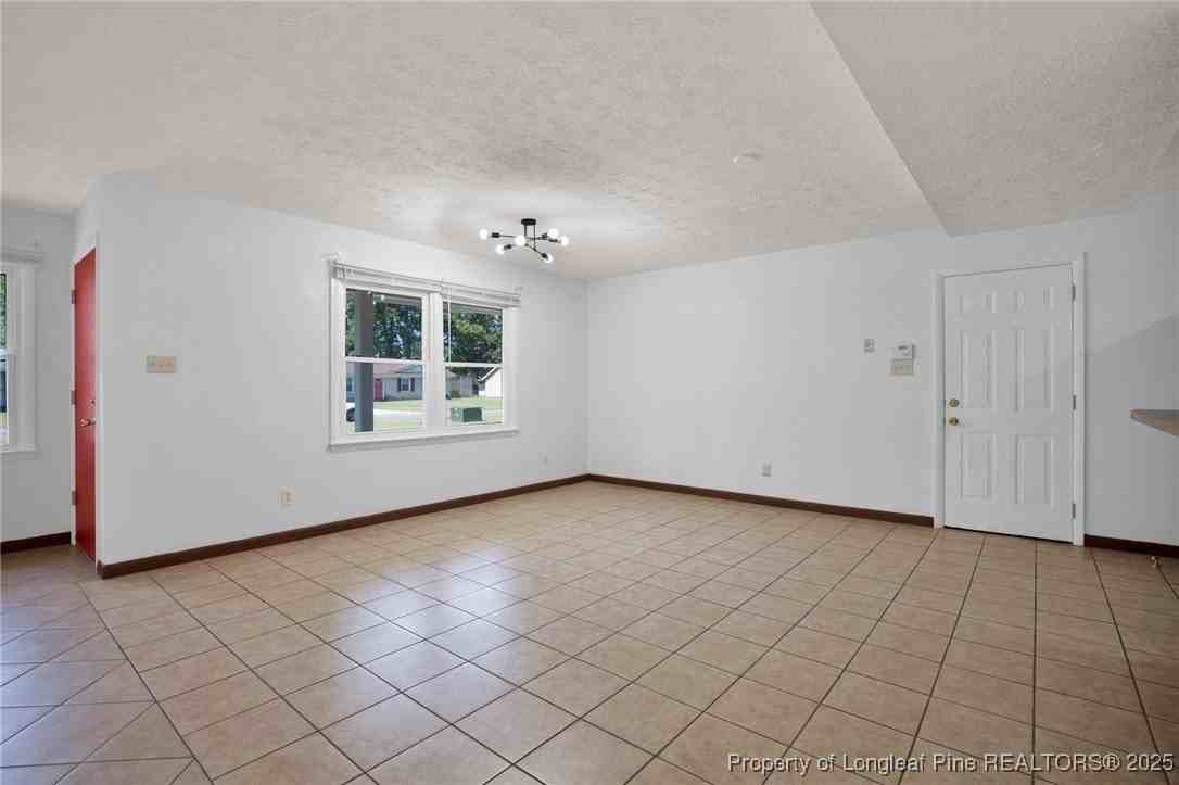 2231 Tolgate Rd - Photo 3 of 19