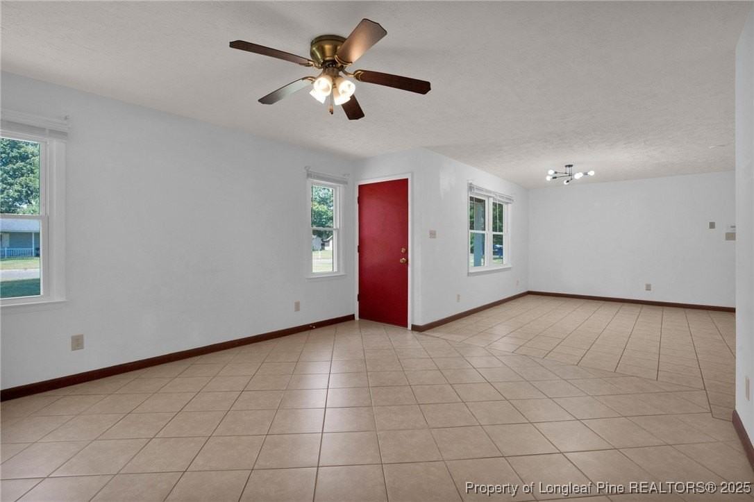 2231 Tolgate Rd - Photo 4 of 19