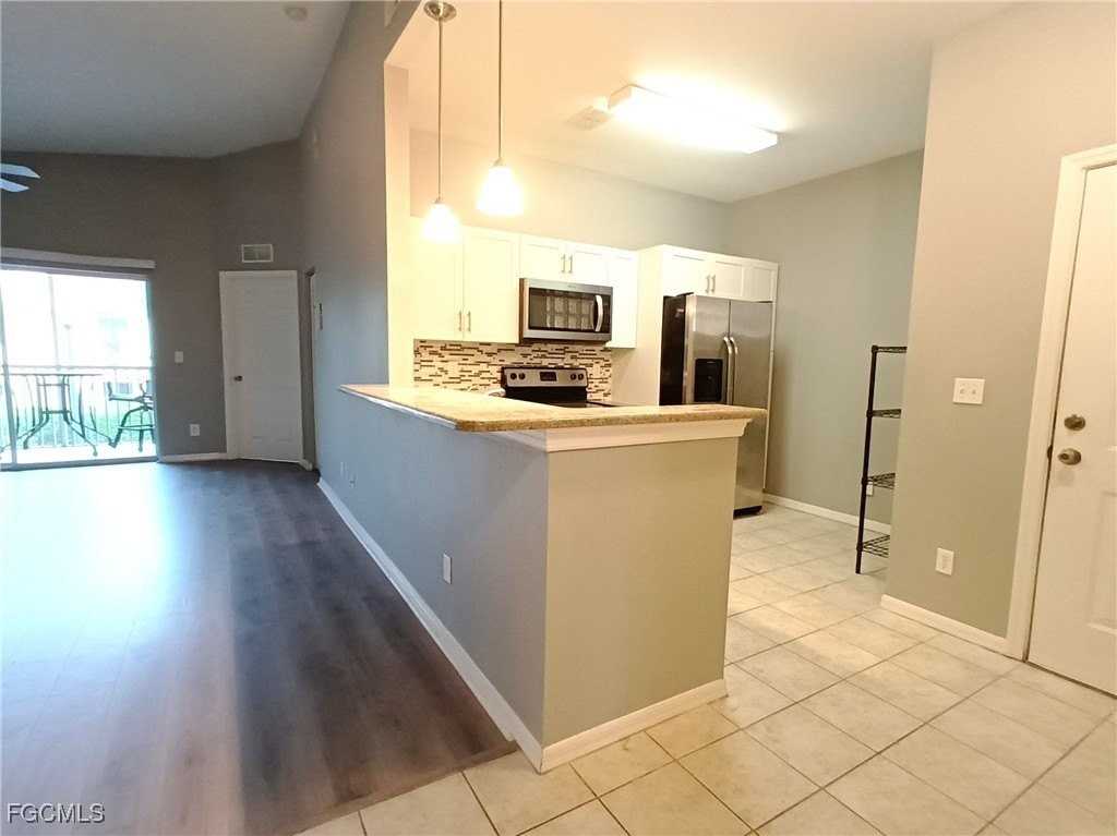 4281 Bellasol Cir Apt 2323 #2323 - Photo 3 of 23
