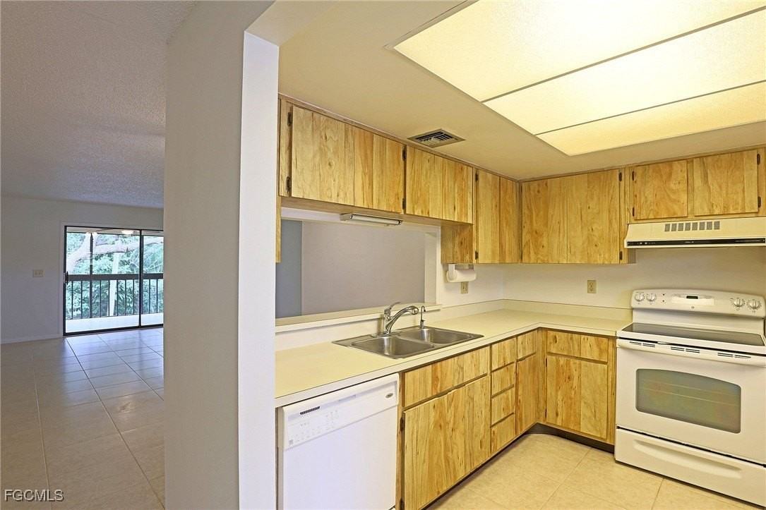 6120 Whiskey Creek Dr Apt 409 #409 - Photo 3 of 27