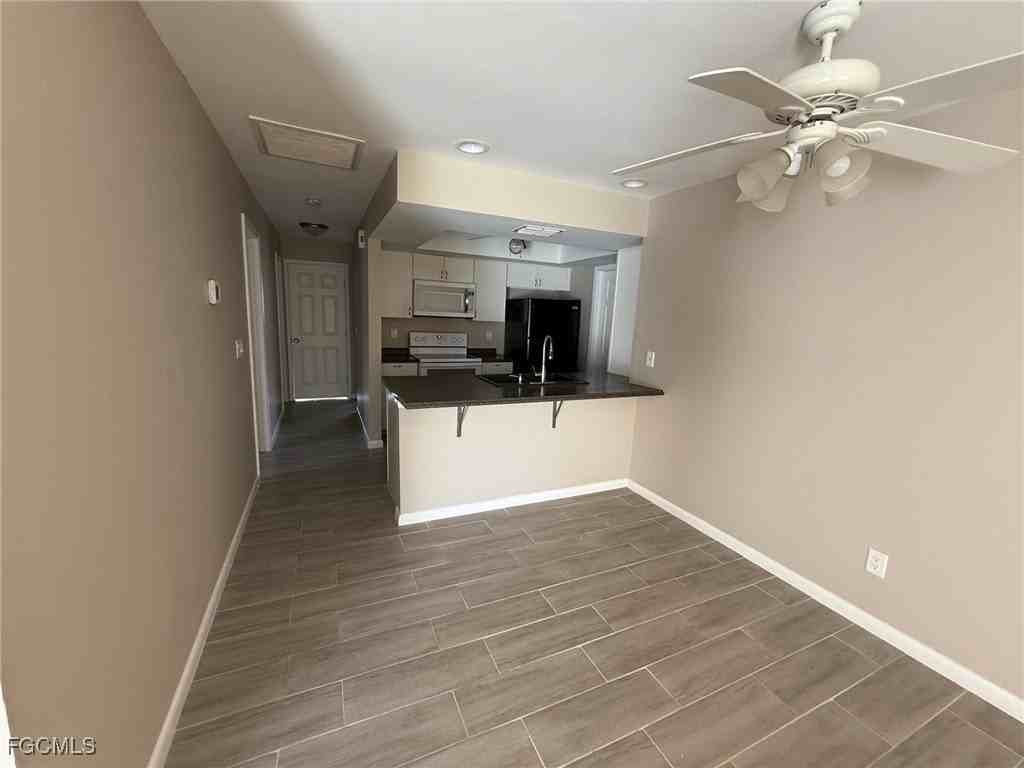 1415 Se 23rd Pl - Photo 5 of 16