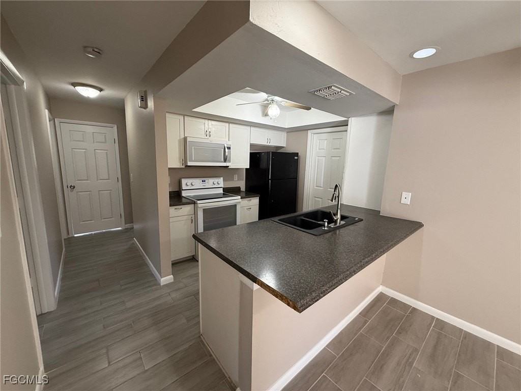 1415 Se 23rd Pl - Photo 6 of 16